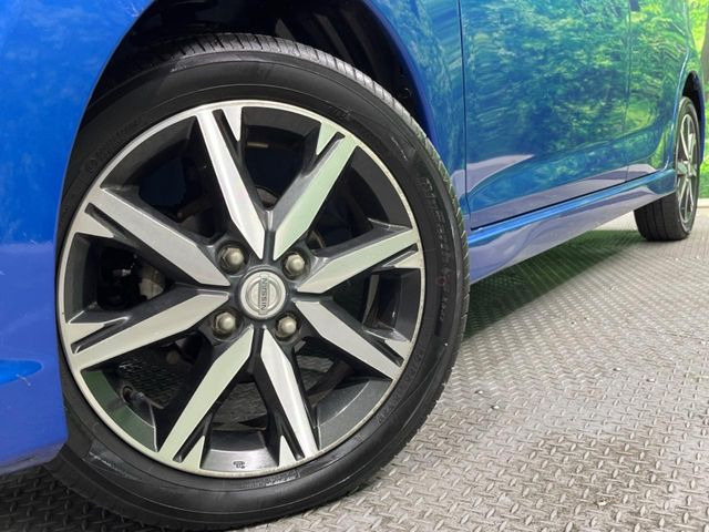 �y����15�C���`�A���~�z�C�[���z�O�ςɃ}�b�`���������A���~�z�C�[���𑕒����Ă���܂��B�e��ЊO�A���~�z�C�[����A�X�^�b�h���X�^�C�����戵�����Ă���܂��B���񂲑��k����������