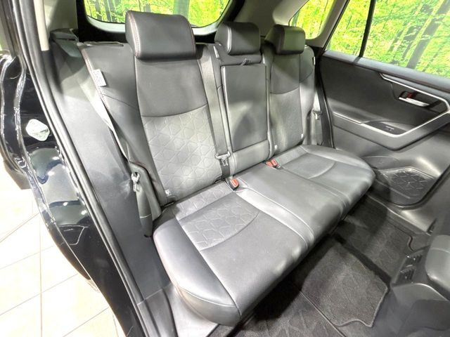 �y���烌�U�[�V�[�g�z����̂ӂ���肪�e�ՂŃ����e�i���X�����ȒP�ȁA�@�\���ɗD��鍇����v���̗p�����㎿�ȃV�[�g�ł��B����S�n���悭�A���������ӂ��S�n�ǂ��ԓ���Ԃ����o���Ă���܂��B