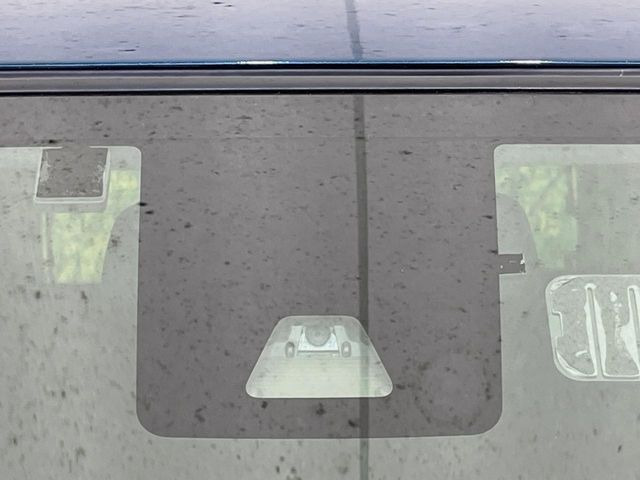 �y�X�}�[�g�A�V�X�g�z���s���ɑO���̎ԗ�����F�����A�Փ˂������Ȏ��͌x��ƃu���[�L�ŏՓˉ���Ɣ�Q�y�����A�V�X�g�B�����S�Ƀh���C�u�����y���݂��������܂��B