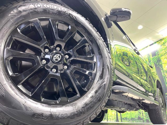 �y����18�C���`�A���~�z�C�[���z�O�ςɃ}�b�`���������A���~�z�C�[���𑕒����Ă���܂��B�e��ЊO�A���~�z�C�[����A�X�^�b�h���X�^�C�����戵�����Ă���܂��B���񂲑��k����������