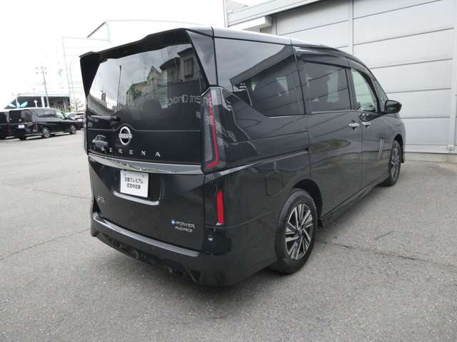 セレナ1.4 e-4ORCE ハイウェイスターV 4WD