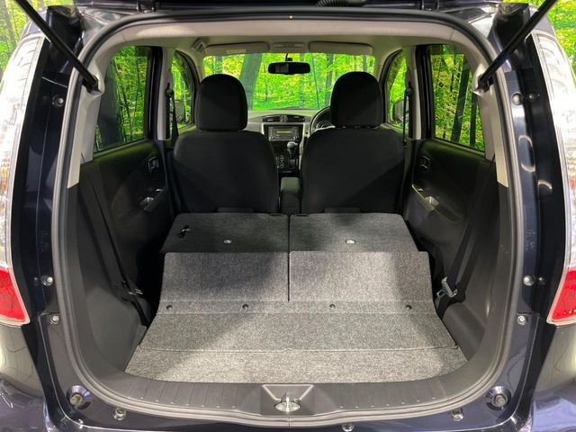 ���i�̂���������ʋ΁A���}���ɏ\���ȉ׎��X�y�[�X���m�ۂ��Ă���܂��B�Z�J���h�V�[�g��|���ƁA�傫�ȉו��̐ύڂ��\�ł���