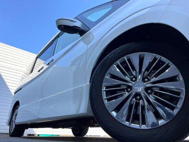 �y����16�C���`�A���~�z�C�[���z�O�ςɃ}�b�`���������A���~�z�C�[���𑕒����Ă���܂��B�e��ЊO�A���~�z�C�[����A�X�^�b�h���X�^�C�����戵�����Ă���܂��B���񂲑��k����������