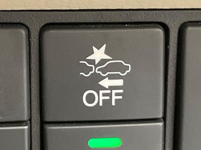 �y�z���_�Z���V���O�z���s���ɑO���̎ԗ�����F�����A�Փ˂������Ȏ��͌x��ƃu���[�L�ŏՓˉ���Ɣ�Q�y�����A�V�X�g�B�����S�Ƀh���C�u�����y���݂��������܂��B