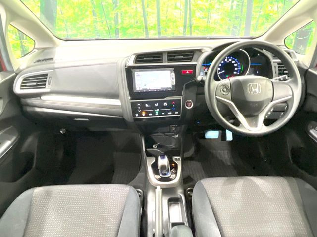 フィット1.5 ハイブリッド Fパッケージ