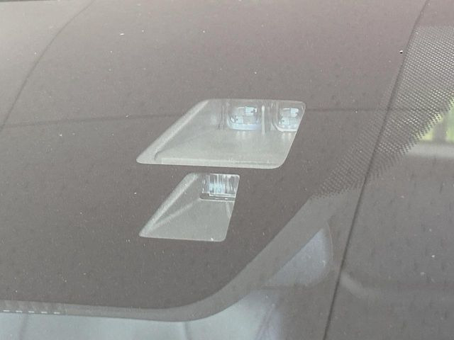 �y�X�}�[�g�V�e�B�u���[�L�T�|�[�g�z�ᑬ���s���ɑO���̎ԗ�����F�����A�Փ˂������Ȏ��͌x��ƃu���[�L�ŏՓˉ���Ɣ�Q�y�����A�V�X�g�B�����S�Ƀh���C�u�����y���݂��������܂��B