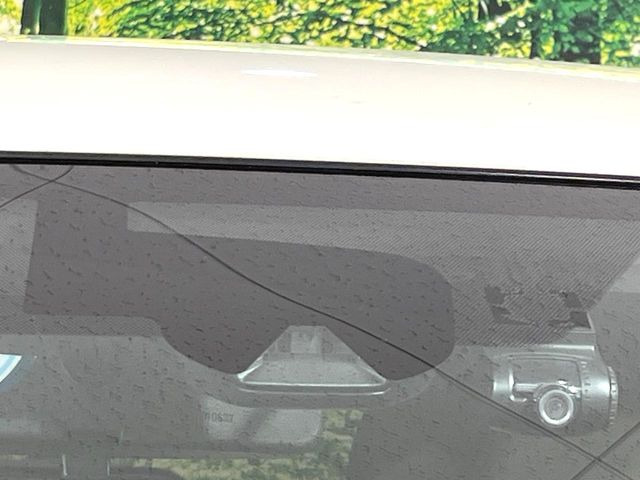 �y�G�}�[�W�F���V�[�u���[�L�z���s���ɑO���̎ԗ�����F�����A�Փ˂������Ȏ��͌x��ƃu���[�L�ŏՓˉ���Ɣ�Q�y�����A�V�X�g�B�����S�Ƀh���C�u�����y���݂��������܂��B