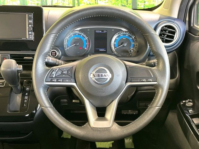 �y�����v�����X�e�A�����O�z�㎿�Ȋv���g�p���邱�ƂŁA��ɂ����������݂ƂĂ��^�]���₷���n���h���ł���