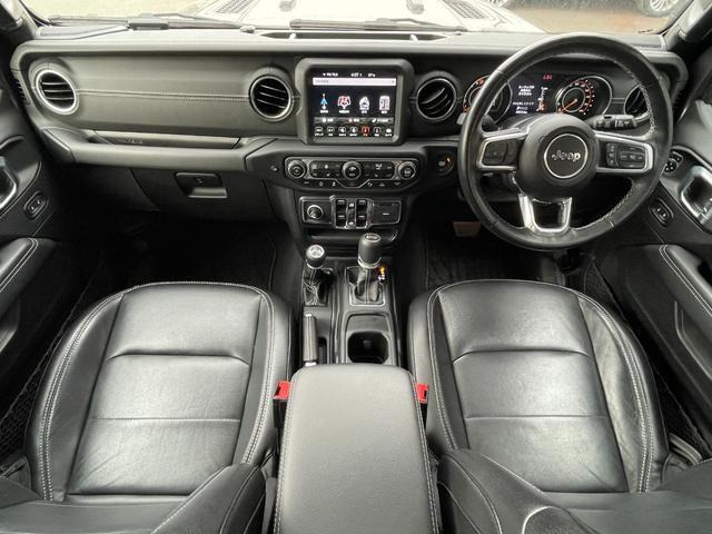 ラングラーアンリミテッド サハラ 4WD