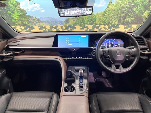 クラウンクロスオーバー2.5 G アドバンスト レザー パッケージ E-Four 4WD