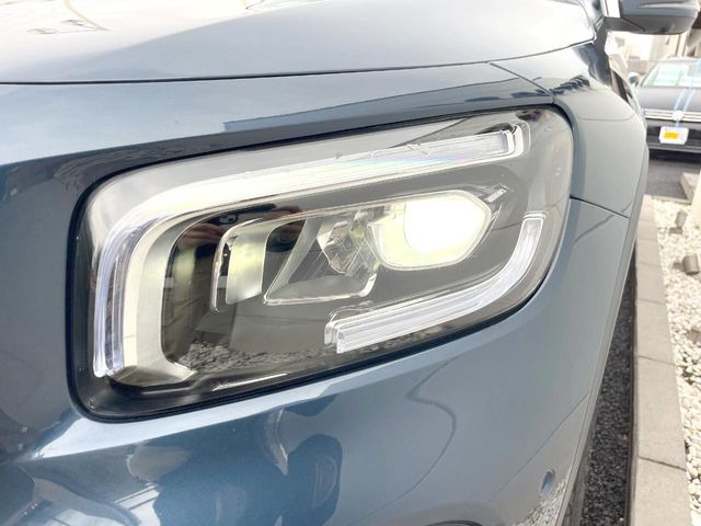 ��LED�w�b�h���C�g:��ԑ��s�����ǍD�Ȏ��E���m�ۂ����S���ĉ^�]�ł��鍂�P�xLED�w�b�h���C�g�𑕔�!�_�����x�������A����d�͂��}�����Ă��܂��B