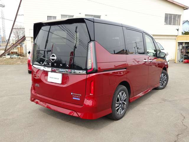 セレナ1.4 e-4ORCE ハイウェイスターV 4WD