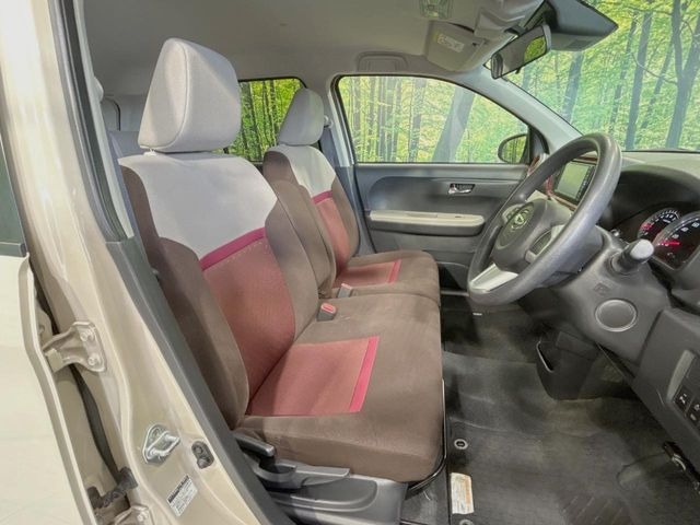 運転席シート廻りは使用感も少なく、良好な状態となっています。丁寧に使われていたことがよくわかりますね。