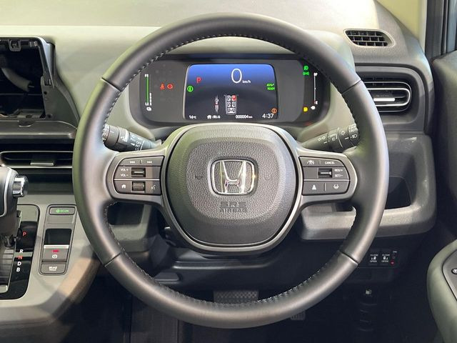 �y�����v�����X�e�A�����O�z�㎿�Ȋv���g�p���邱�ƂŁA��ɂ����������݂ƂĂ��^�]���₷���n���h���ł���