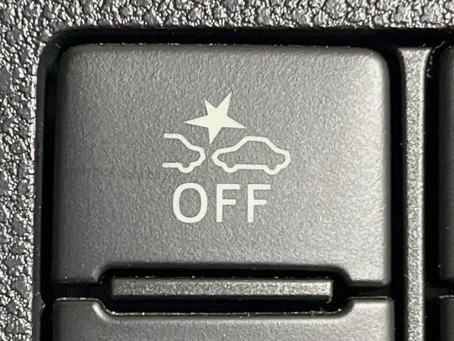 �y�X�}�[�g�A�V�X�g�z���s���ɑO���̎ԗ�����F�����A�Փ˂������Ȏ��͌x��ƃu���[�L�ŏՓˉ���Ɣ�Q�y�����A�V�X�g�B�����S�Ƀh���C�u�����y���݂��������܂��B