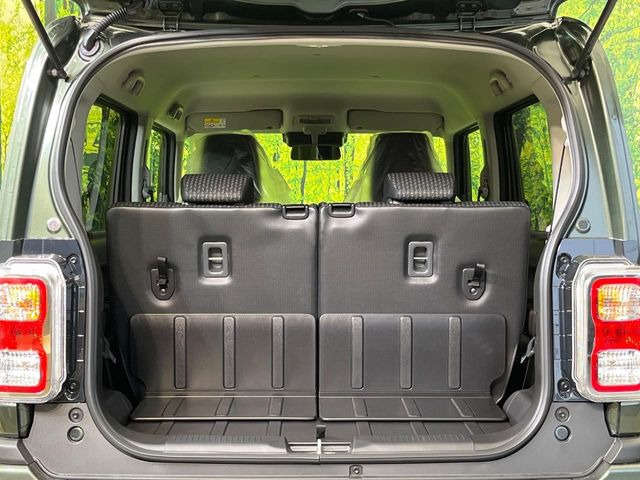 ���i�̂���������ʋ΁A���}���ɏ\���ȉ׎��X�y�[�X���m�ۂ��Ă���܂��B�Z�J���h�V�[�g��|���ƁA�傫�ȉו��̐ύڂ��\�ł���