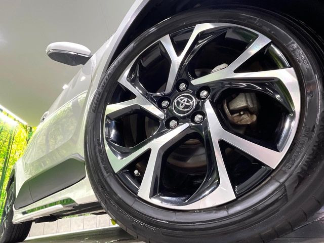 �y����18�C���`�A���~�z�C�[���z�O�ςɃ}�b�`���������A���~�z�C�[���𑕒����Ă���܂��B�e��ЊO�A���~�z�C�[����A�X�^�b�h���X�^�C�����戵�����Ă���܂��B���񂲑��k����������