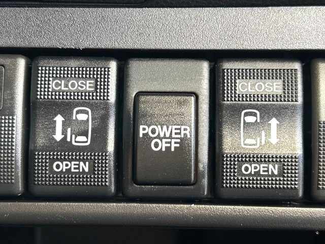 �y�����p���[�X���C�h�h�A�z�X�}�[�g�L�[��^�]�Ȃ̃X�C�b�`�Ō�ȗ����X���C�h�h�A�̊J���\���d��������͂����ăh�A���J����K�v�������A�����Ȃ��q�l�ł��ȒP�ɊJ���߂ł����K�ł���