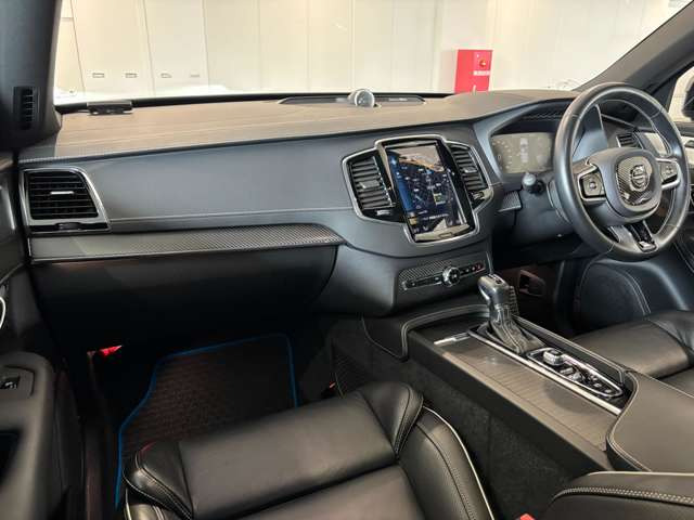 XC90D5 AWD Rデザイン ディーゼル 4WD