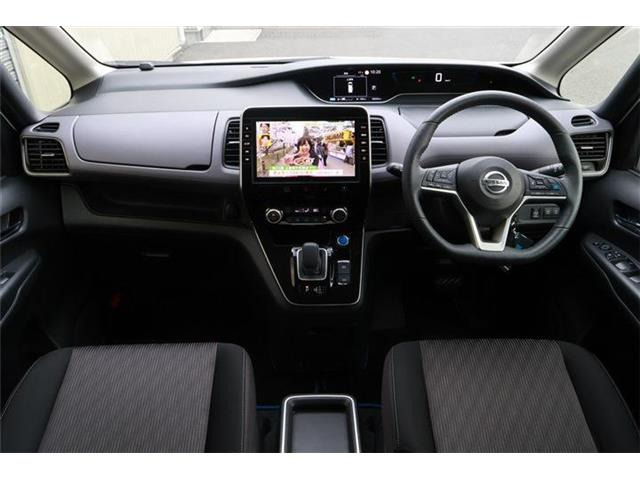 セレナ1.2 e-POWER ハイウェイスターV