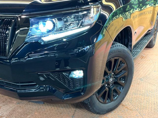 �yLED�w�b�h���C�g�z���V����ԑ��s�����ǍD�Ȏ��E���m�ۂ����S���ĉ^�]�ł��鍂�P�xLED�w�b�h���C�g�𑕔�!�_�����x�������A����d�͂��}�����Ă��܂��B