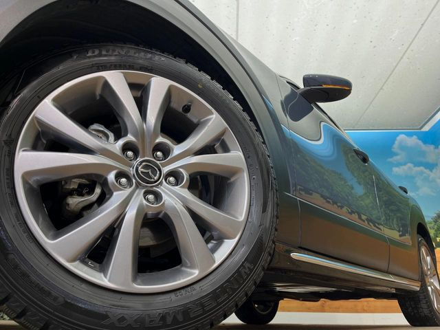 �y����18�C���`�A���~�z�C�[���z�O�ςɃ}�b�`���������A���~�z�C�[���𑕒����Ă���܂��B�e��ЊO�A���~�z�C�[����A�X�^�b�h���X�^�C�����戵�����Ă���܂��B���񂲑��k����������