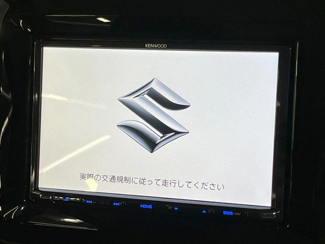 �y�����i�r�z�l�C�̏����i�r�𑕔����Ă���܂��B�i�r�̎g���₷���͂������A�I�[�f�B�I�@�\���[��!�L�����v�◷�s�͂������A�ʋ΂┃�����ȂǕ��i�̃h���C�u���y�����Ȃ�͂���