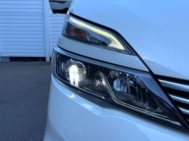 �yLED�w�b�h���C�g�z���V����ԑ��s�����ǍD�Ȏ��E���m�ۂ����S���ĉ^�]�ł��鍂�P�xLED�w�b�h���C�g�𑕔�!�_�����x�������A����d�͂��}�����Ă��܂��B