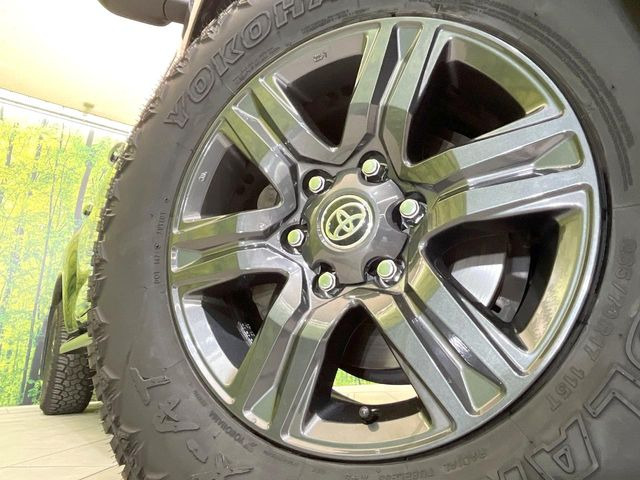 �y����17�C���`�A���~�z�C�[���z�O�ςɃ}�b�`���������A���~�z�C�[���𑕒����Ă���܂��B�e��ЊO�A���~�z�C�[����A�X�^�b�h���X�^�C�����戵�����Ă���܂��B���񂲑��k����������