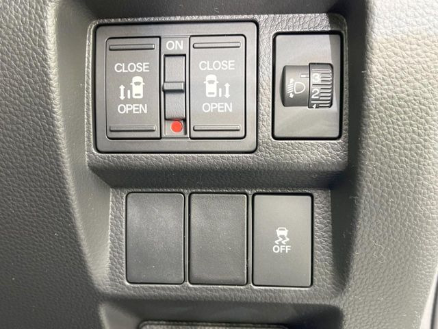 �y�����p���[�X���C�h�h�A�z�X�}�[�g�L�[��^�]�Ȃ̃X�C�b�`�Ō�ȗ����X���C�h�h�A�̊J���\���d��������͂����ăh�A���J����K�v�������A�����Ȃ��q�l�ł��ȒP�ɊJ���߂ł����K�ł���