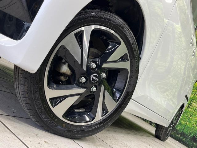 �y����15�C���`�A���~�z�C�[���z�O�ςɃ}�b�`���������A���~�z�C�[���𑕒����Ă���܂��B�e��ЊO�A���~�z�C�[����A�X�^�b�h���X�^�C�����戵�����Ă���܂��B���񂲑��k����������