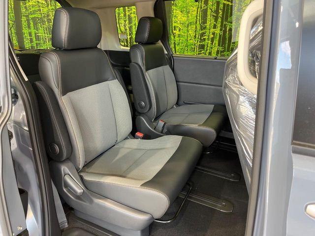 ���i���ȃI���W�i���t���A�}�b�g���I�v�V�����ɂĂ��p�ӂ��Ă���܂��B���D���ȃf�U�C����J���[�����Ԃɍ��킹�đI��ł����������Ƃ��ł��܂���