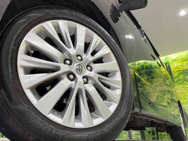 �y����18�C���`�A���~�z�C�[���z�O�ςɃ}�b�`���������A���~�z�C�[���𑕒����Ă���܂��B�e��ЊO�A���~�z�C�[����A�X�^�b�h���X�^�C�����戵�����Ă���܂��B���񂲑��k����������