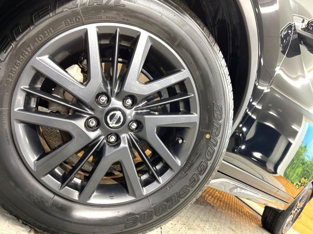 �y����17�C���`�A���~�z�C�[���z�O�ςɃ}�b�`���������A���~�z�C�[���𑕒����Ă���܂��B�e��ЊO�A���~�z�C�[����A�X�^�b�h���X�^�C�����戵�����Ă���܂��B���񂲑��k����������