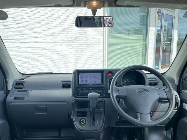 グループ総在庫数約30,000台!!全国の系列店からメーカー・車種問わずご紹介出来るので、あなたにピッタリのお車が見つかるはずです♪まずはお問い合わせ下さい☆