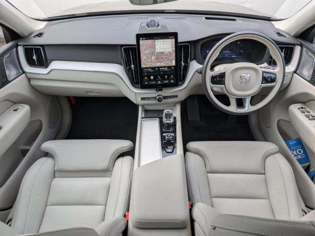 XC60ウルトラ T6 AWD プラグイン ハイブリッド 4WD