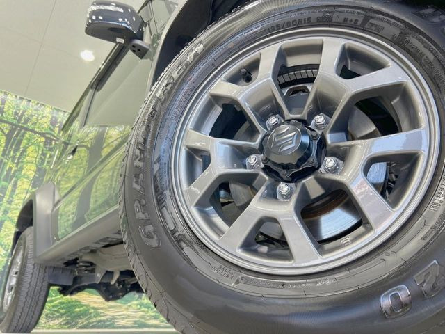 �y����15�C���`�A���~�z�C�[���z�O�ςɃ}�b�`���������A���~�z�C�[���𑕒����Ă���܂��B�e��ЊO�A���~�z�C�[����A�X�^�b�h���X�^�C�����戵�����Ă���܂��B���񂲑��k����������