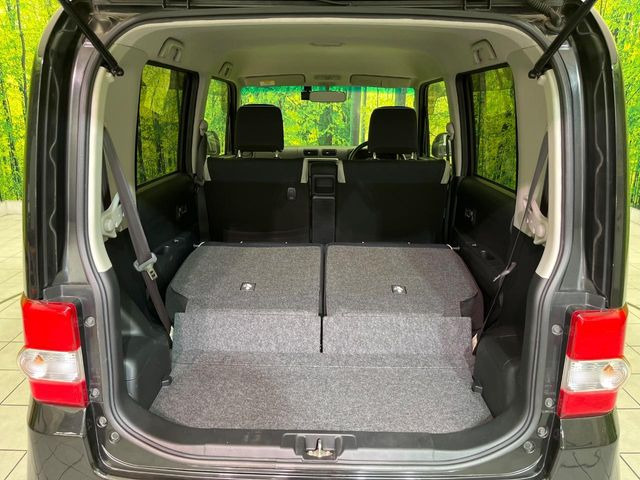 ���i�̂���������ʋ΁A���}���ɏ\���ȉ׎��X�y�[�X���m�ۂ��Ă���܂��B�Z�J���h�V�[�g��|���ƁA�傫�ȉו��̐ύڂ��\�ł���