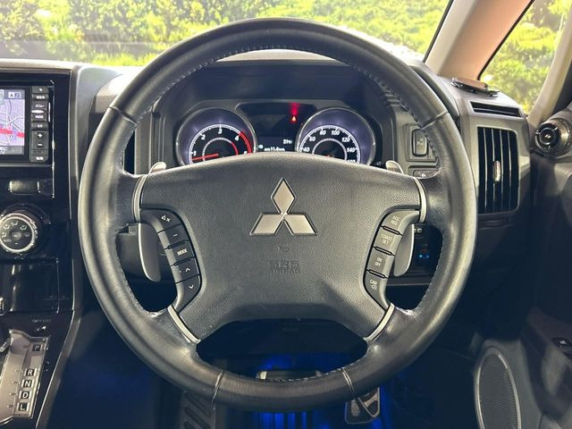 �y�����v�����X�e�A�����O�z�㎿�Ȋv���g�p���邱�ƂŁA��ɂ����������݂ƂĂ��^�]���₷���n���h���ł���