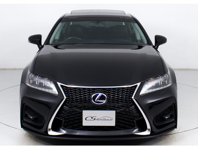 禁煙車です!室内は嫌なニオイも無く、すごく綺麗な状態です!禁煙車・・特にセダンタイプのお車では少ないですよね!!タバコのニオイが苦手なお客様必見です!快適にご乗車頂けます!!