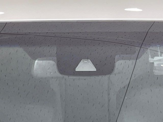 �y�g���^�Z�[�t�e�B�Z���X�z���s���ɑO���̎ԗ�����F�����A�Փ˂������Ȏ��͌x��ƃu���[�L�ŏՓˉ���Ɣ�Q�y�����A�V�X�g�B�����S�Ƀh���C�u�����y���݂��������܂��B