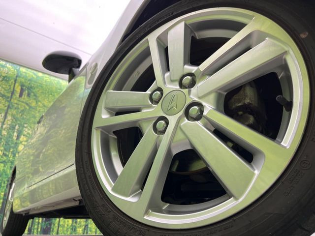 �y����16�C���`�A���~�z�C�[���z�O�ςɃ}�b�`���������A���~�z�C�[���𑕒����Ă���܂��B�e��ЊO�A���~�z�C�[����A�X�^�b�h���X�^�C�����戵�����Ă���܂��B���񂲑��k����������