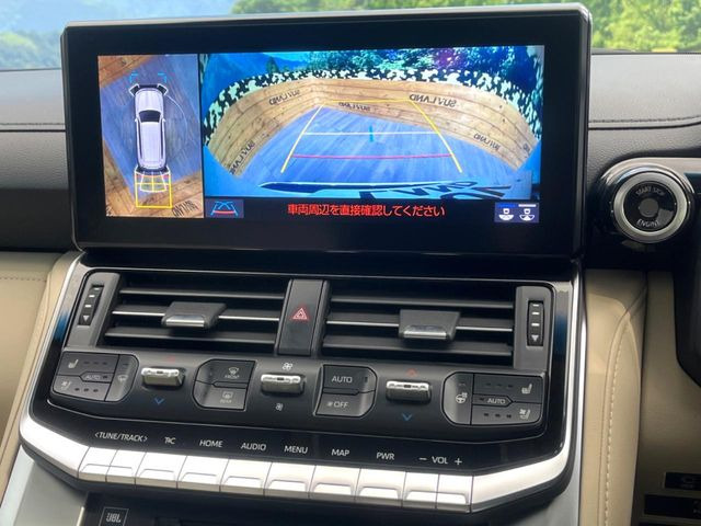 �y�p�m���~�b�N�r���[���j�^�[�z��p�̃J�����ɂ��A�ォ�猩���낵���悤�Ȏ��_��360�x�N���}�̎��͂��m�F���邱�Ƃ��ł��܂������p�������m�F���₷���A�����ꏊ�ł̐؂�Ԃ��⒓�Ԃ��X���[�Y�ɍs���܂��B