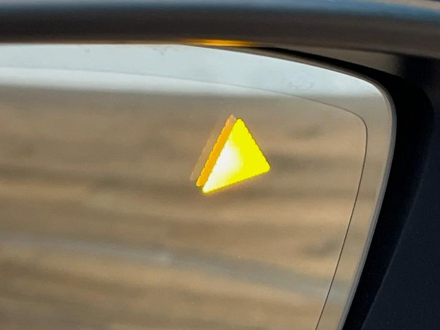 �y�u���C���h�X�|�b�g���j�^�����O�z���s���A�h�A�~���[�̎��p�ɂȂ�₷���ӏ��Ɍ㑱�Ԃ��ڋ߂���ƃT�C�h�~���[�t�߂Ɍx����\���A�h���C�o�[�ɒ��ӊ��N�����Ă���܂��B