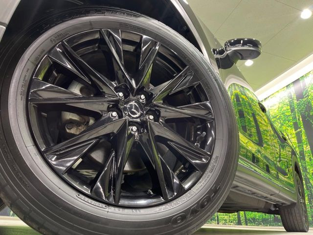 �y�O���[�h��p����19�C���`�A���~�z�C�[���z�f�U�C�����̍��������A���~�z�C�[���𑕒����Ă���܂��B�e��ЊO�A���~�z�C�[����A�X�^�b�h���X�^�C�����戵�����Ă���܂��B���񂲑��k����������