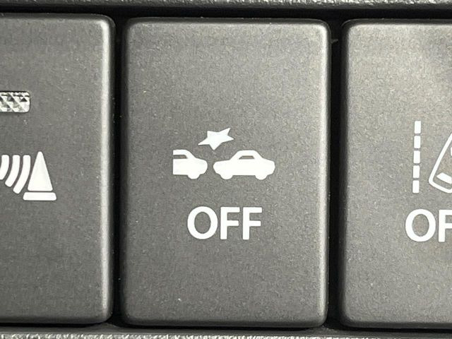 �y�����i�r�z�l�C�̏����i�r�𑕔����Ă���܂��B�i�r�̎g���₷���͂������A�I�[�f�B�I�@�\���[��!�L�����v�◷�s�͂������A�ʋ΂┃�����ȂǕ��i�̃h���C�u���y�����Ȃ�͂���