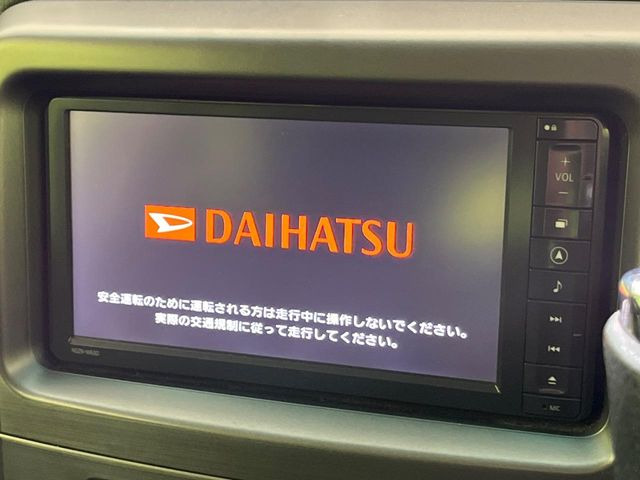 �y�����i�r�z�l�C�̏����i�r�𑕔����Ă���܂��B�i�r�̎g���₷���͂������A�I�[�f�B�I�@�\���[��!�L�����v�◷�s�͂������A�ʋ΂┃�����ȂǕ��i�̃h���C�u���y�����Ȃ�͂���