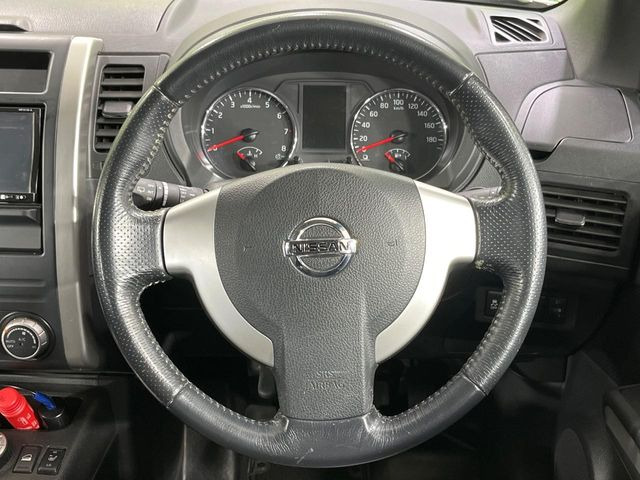 �y�����v�����X�e�A�����O�z�㎿�Ȋv���g�p���邱�ƂŁA��ɂ����������݂ƂĂ��^�]���₷���n���h���ł���