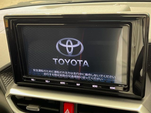 �y����9�C���`�i�r�z�l�C�̏����i�r�𑕔����Ă���܂��B�i�r�̎g���₷���͂������A�I�[�f�B�I�@�\���[��!�L�����v�◷�s�͂������A�ʋ΂┃�����ȂǕ��i�̃h���C�u���y�����Ȃ�͂���