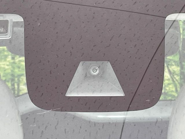 �y�O�He-Assist�z���s���ɑO���̎ԗ�����F�����A�Փ˂������Ȏ��͌x��ƃu���[�L�ŏՓˉ���Ɣ�Q�y�����A�V�X�g�B�����S�Ƀh���C�u�����y���݂��������܂��B